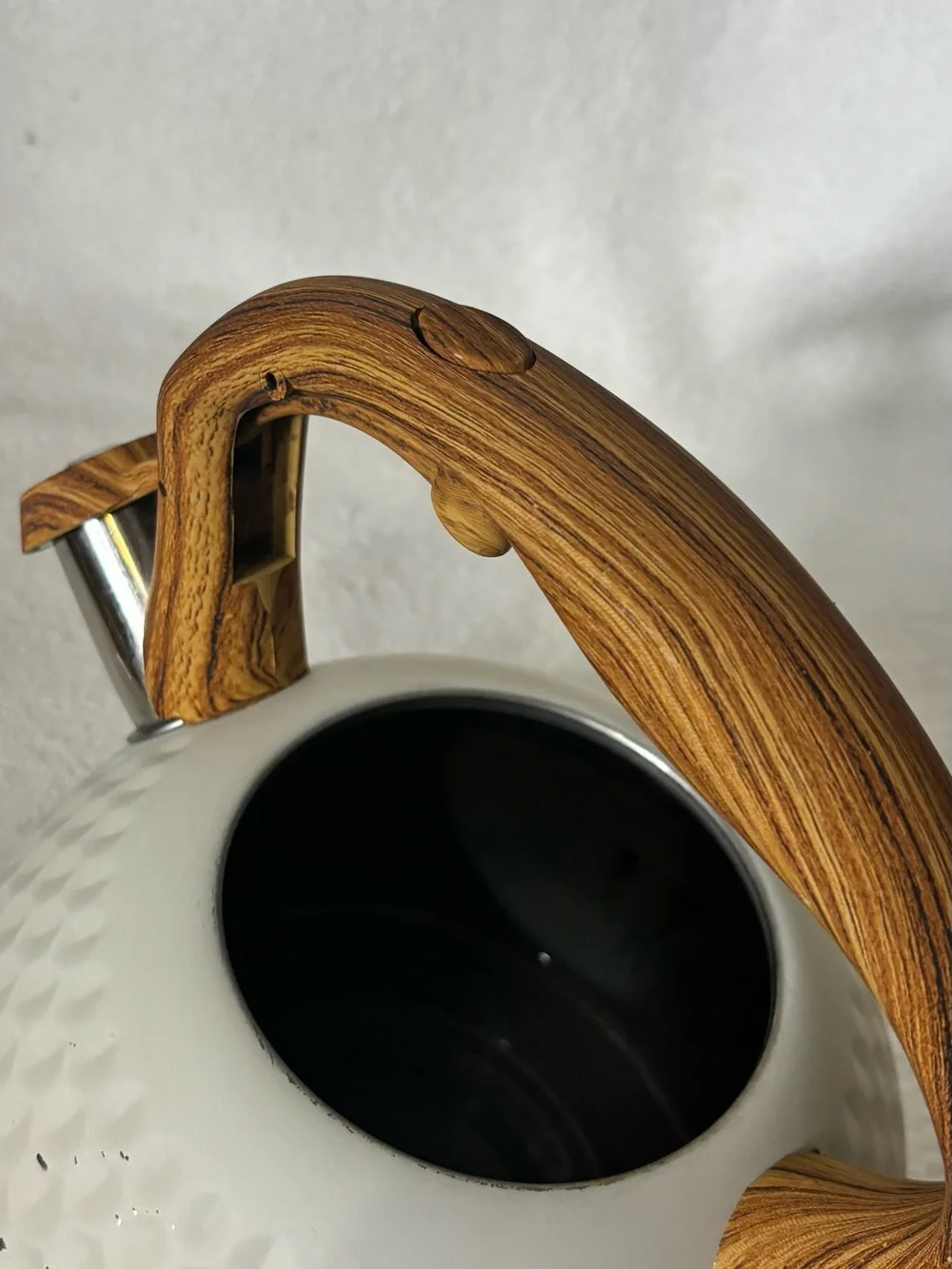 Belanko White & Wood-Accent Whistling Tea Kettle stainless steel see details